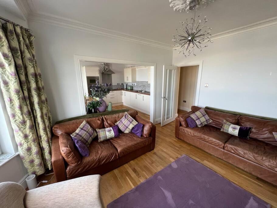 Fantastic 3 Bedroom Holiday Home Millport Buitenkant foto