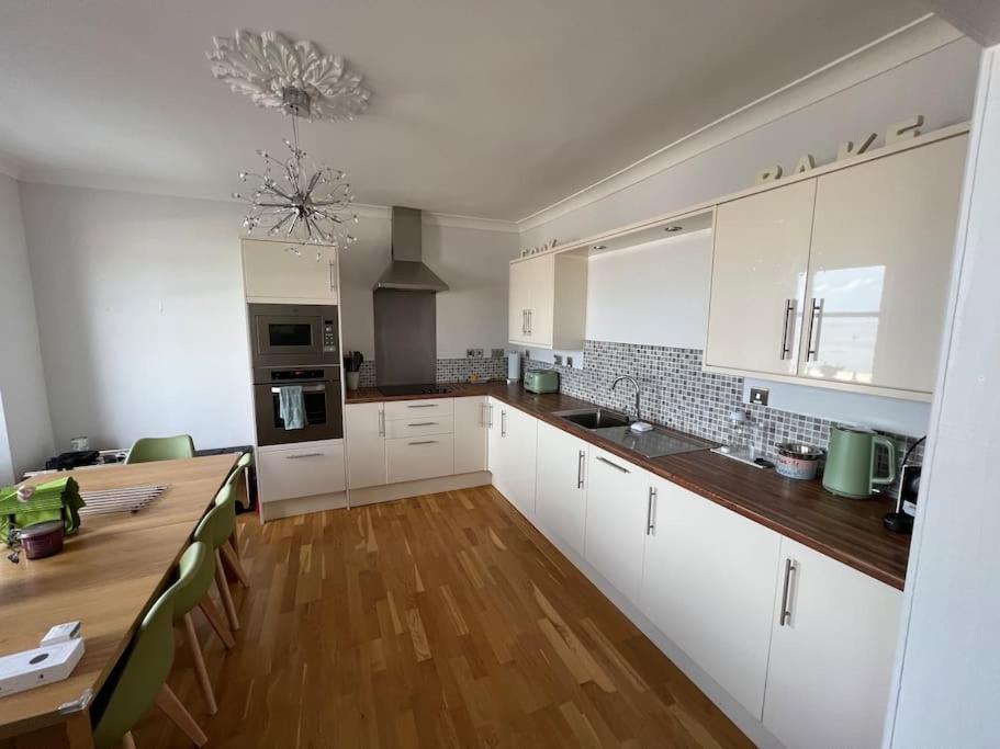 Fantastic 3 Bedroom Holiday Home Millport Buitenkant foto
